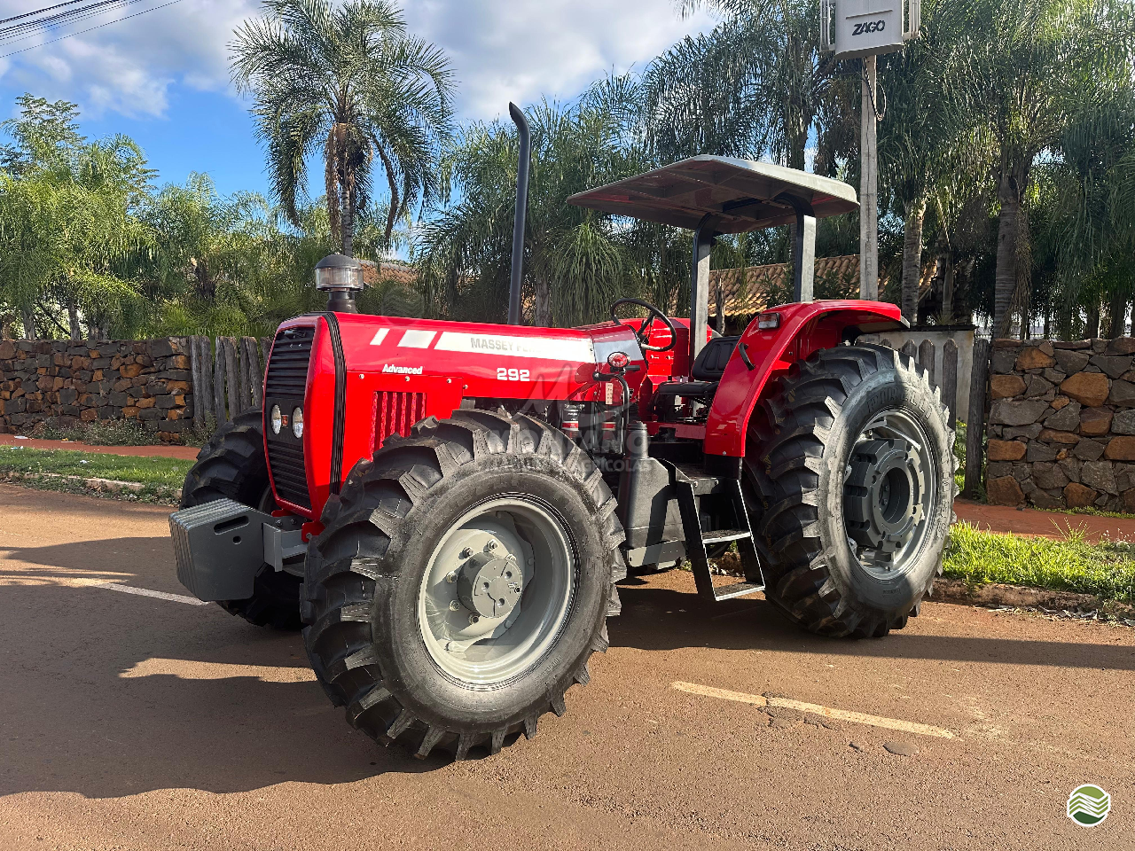 TRATOR MASSEY FERGUSON MF 292 Tração 4x4 Montano Máquinas Agrícolas LAGOA VERMELHA RIO GRANDE DO SUL RS